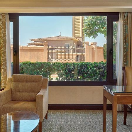 Hilton Alexandria King'S Ranch Hotel King Mariout Esterno foto A view of the hotel from a guest room