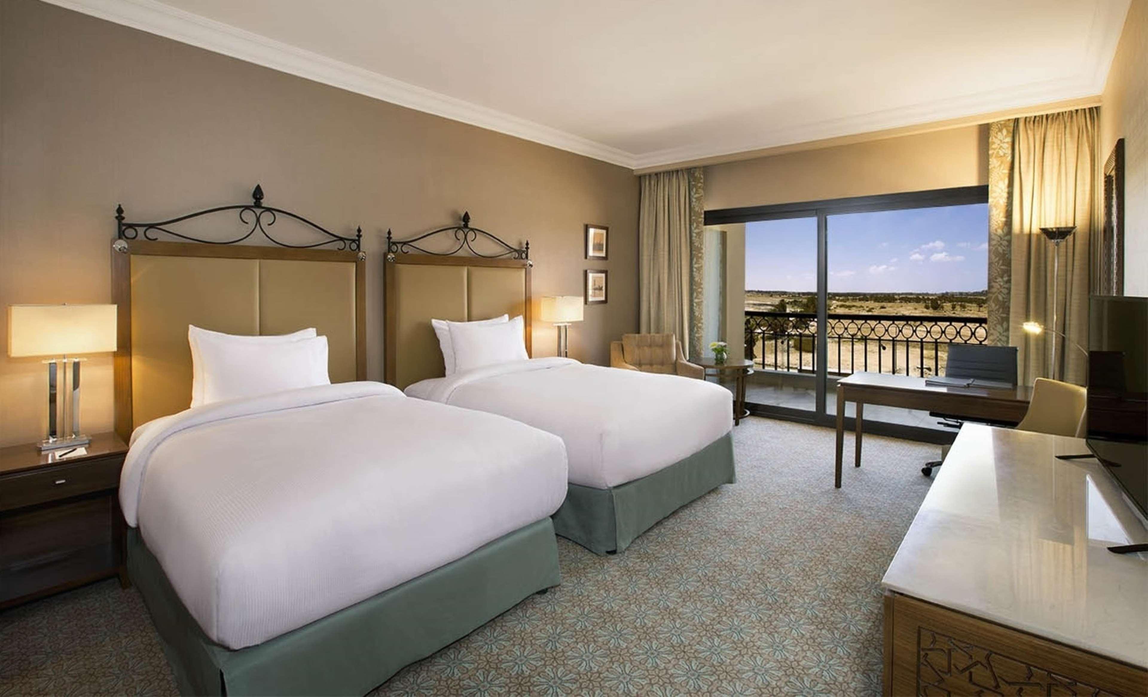 Hilton Alexandria King'S Ranch Hotel King Mariout Esterno foto
