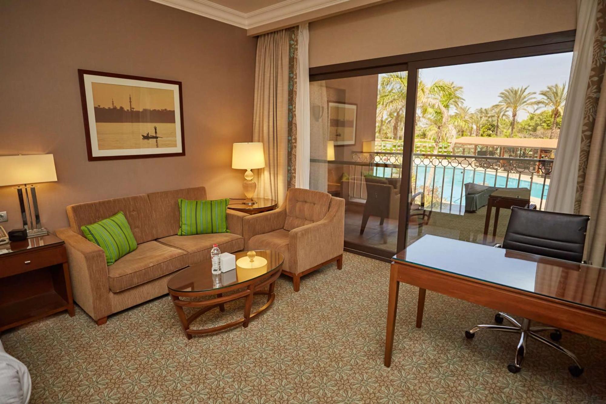Hilton Alexandria King'S Ranch Hotel King Mariout Esterno foto